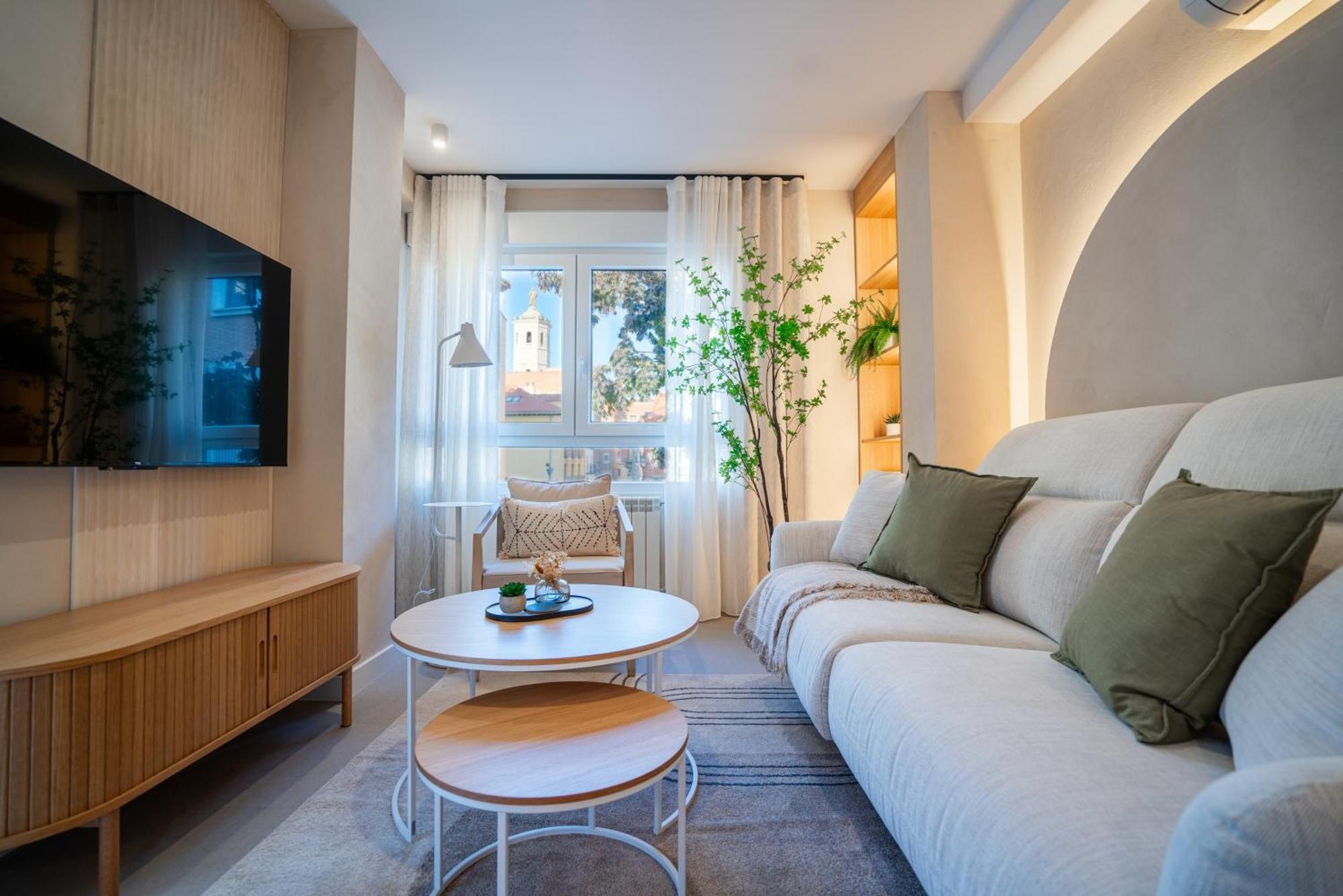 Wow Apartamentos บายาโดลิด ภายนอก รูปภาพ